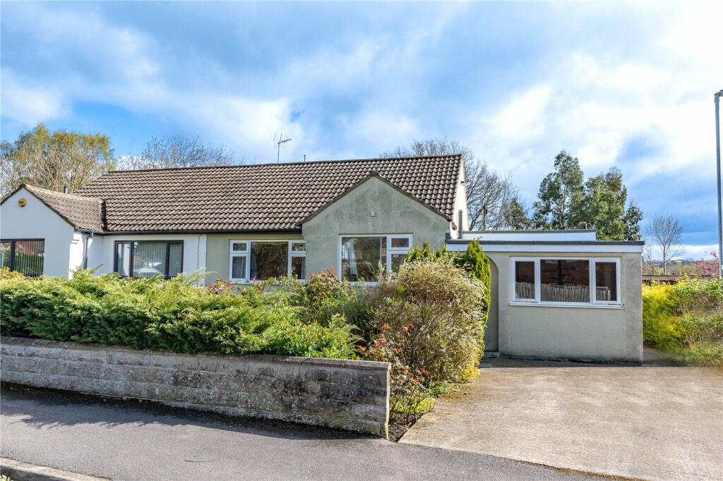 3 bedroom bungalow for sale in Westfield Mount, Yeadon, Leeds, West