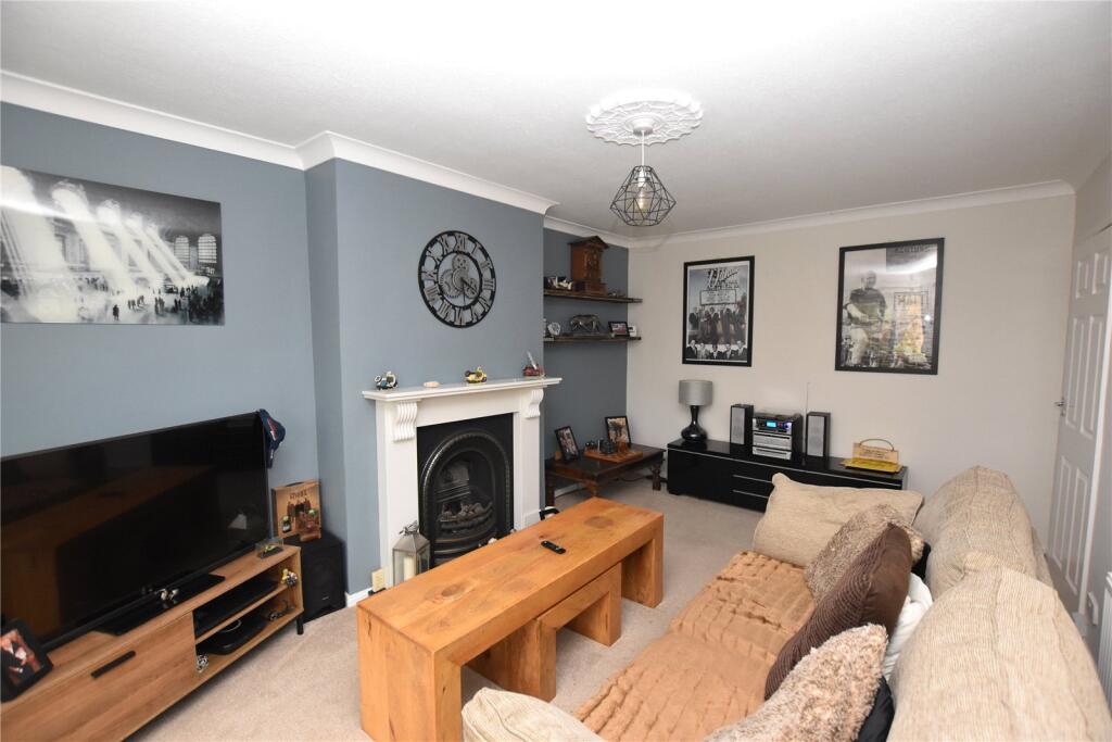 Additional property image - Simpson Grove, Bradford, West Yorkshire