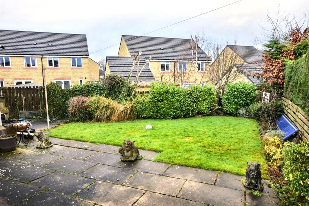 Additional property image - Simpson Grove, Bradford, West Yorkshire