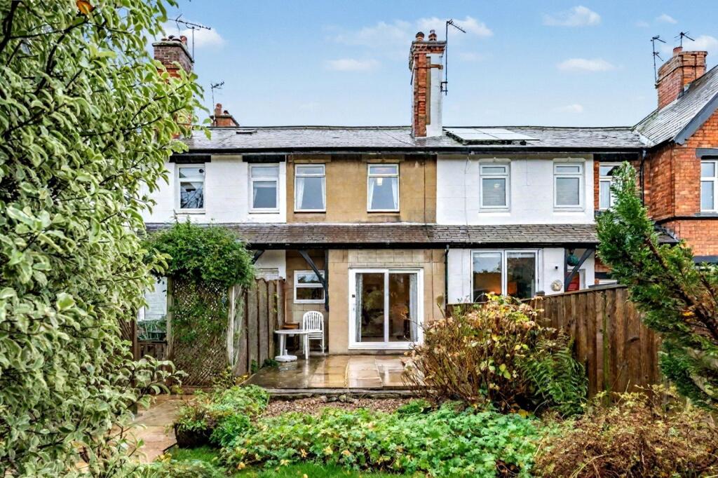 Main image of property: Dinsdale Buildings, Yeadon, Leeds, West Yorkshire