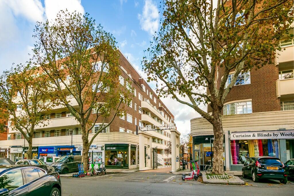 Main image of property: Sheen Road, Richmond, TW9