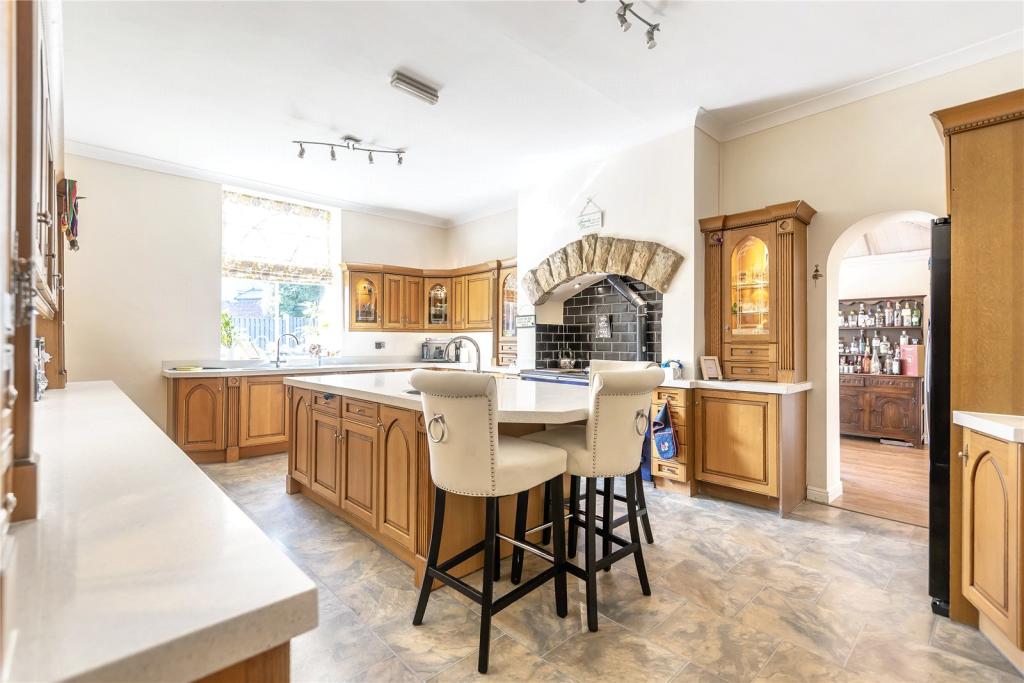 7 bedroom detached house for sale in Applegarth House, Applegarth