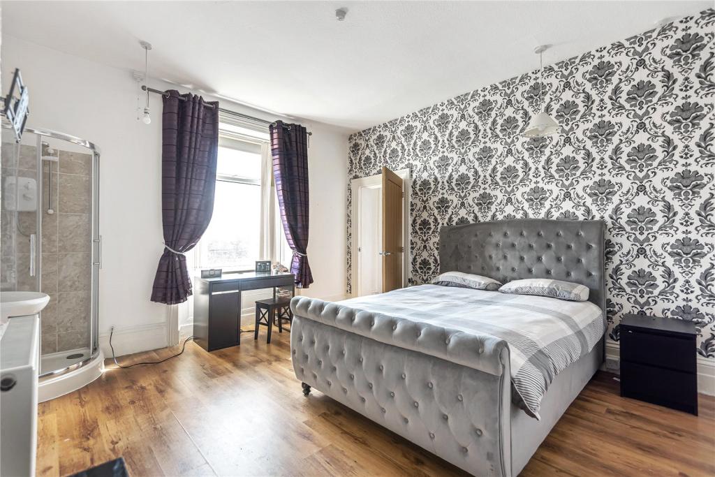 7 bedroom detached house for sale in Applegarth House, Applegarth