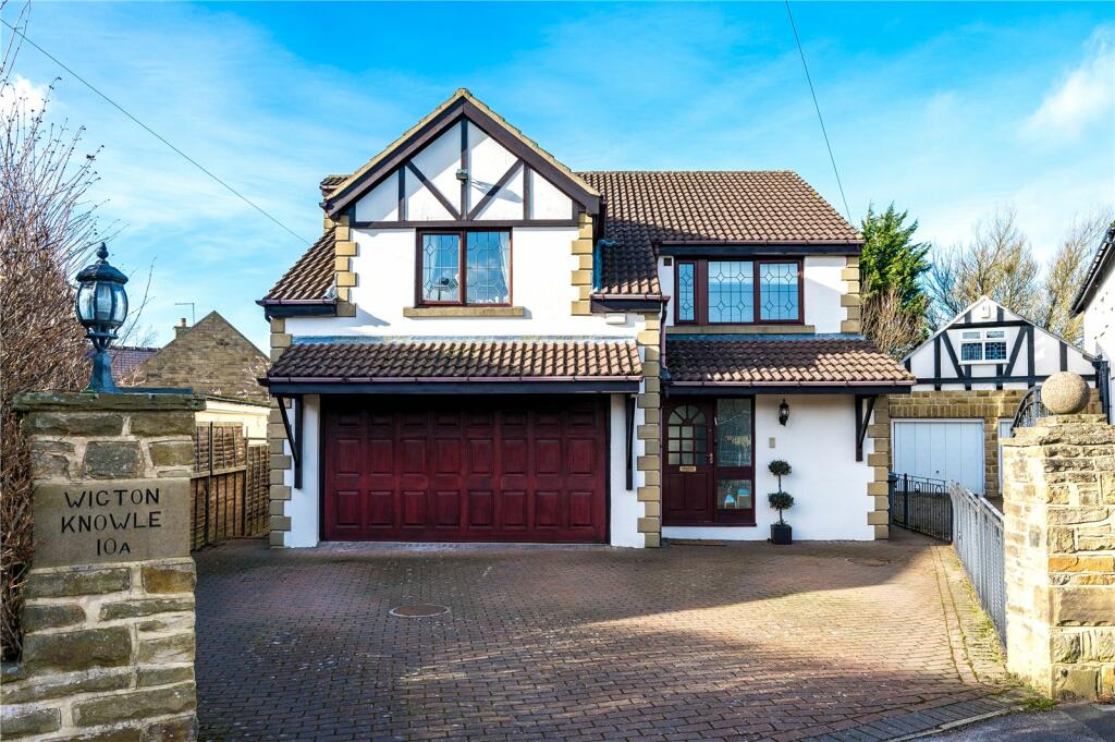 4 bedroom detached house for sale in Wigton Grove, Alwoodley, Leeds