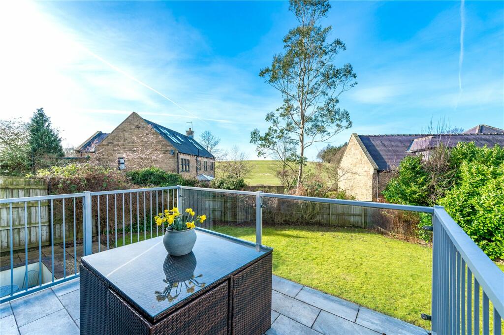 4 bedroom detached house for sale in Wigton Grove, Alwoodley, Leeds