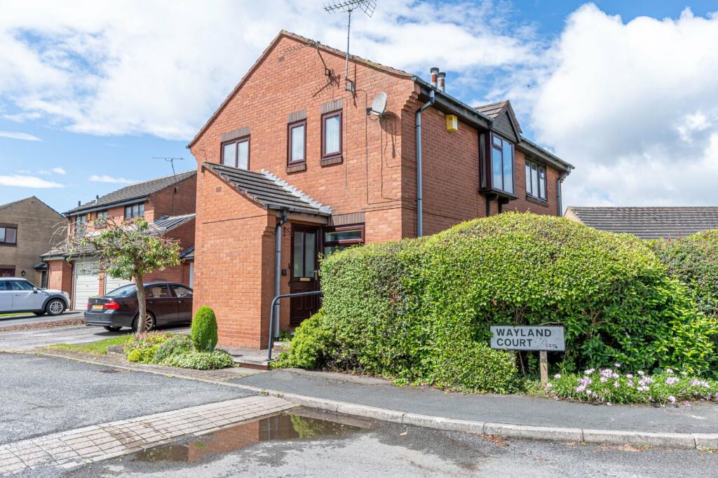 2 bedroom apartment for sale in Wayland Court, Leeds, West Yorkshire, LS16