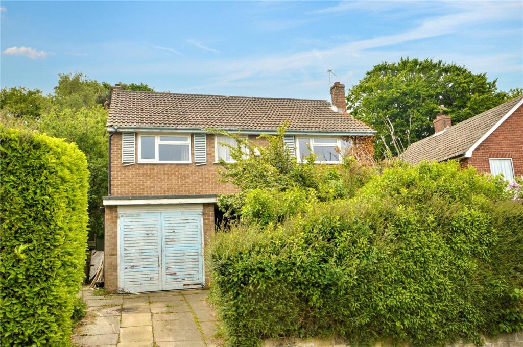 Main image of property: Carr Bridge Drive, Leeds, West Yorkshire