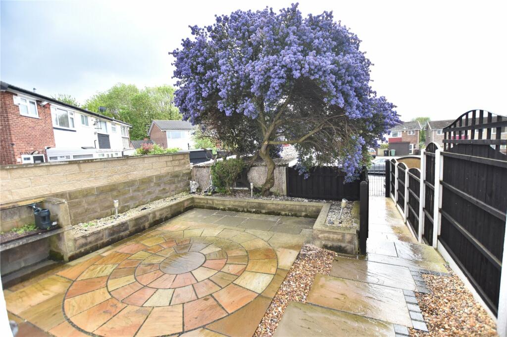 3 bedroom terraced house for sale in Selby Road, Leeds, LS15