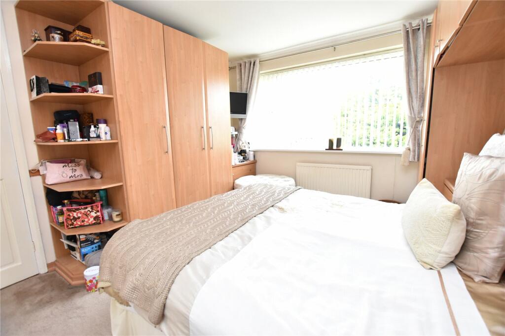 3 bedroom terraced house for sale in Selby Road, Leeds, LS15