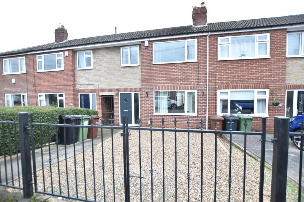 3 bedroom terraced house for sale in Richardson Crescent, Leeds, LS9