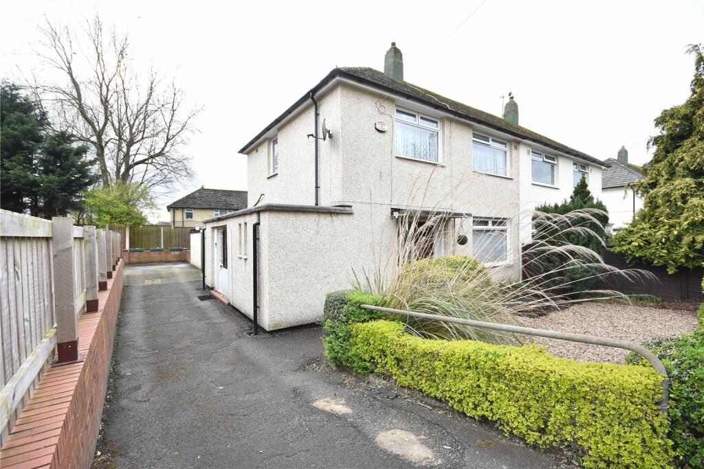3 bedroom semidetached house for sale in Easdale Road, Seacroft, Leeds