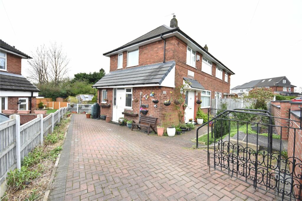 2 bedroom semidetached house for sale in Redmire Drive, Seacroft