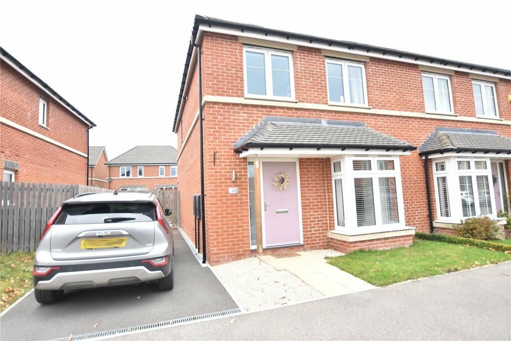 3 bedroom semidetached house for sale in Bond Street, Crossgates