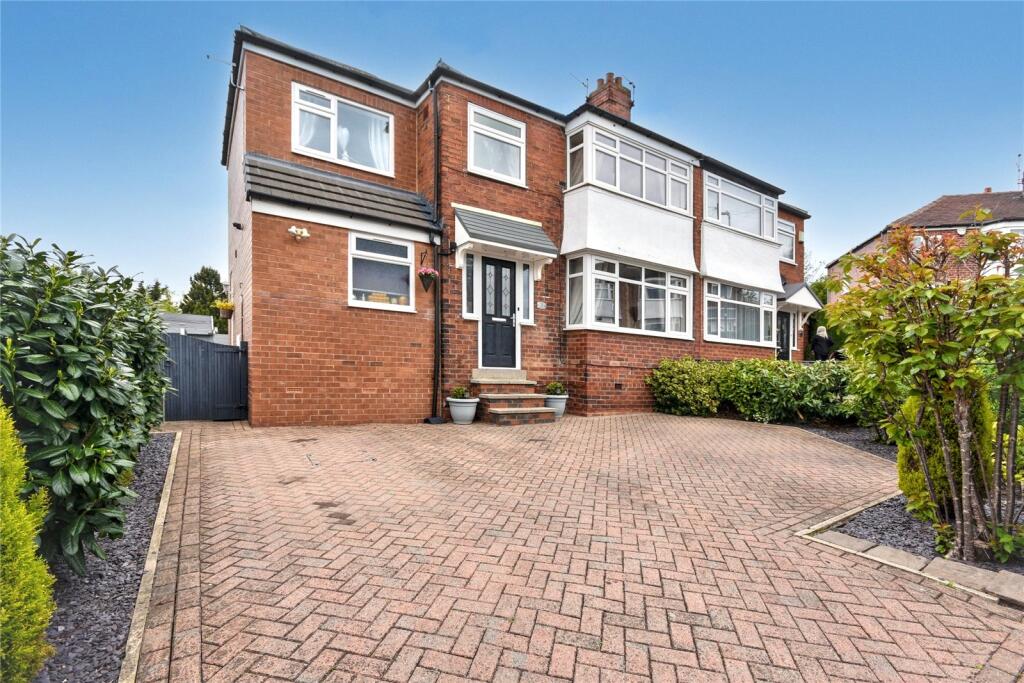 Main image of property: Field End Mount, Leeds