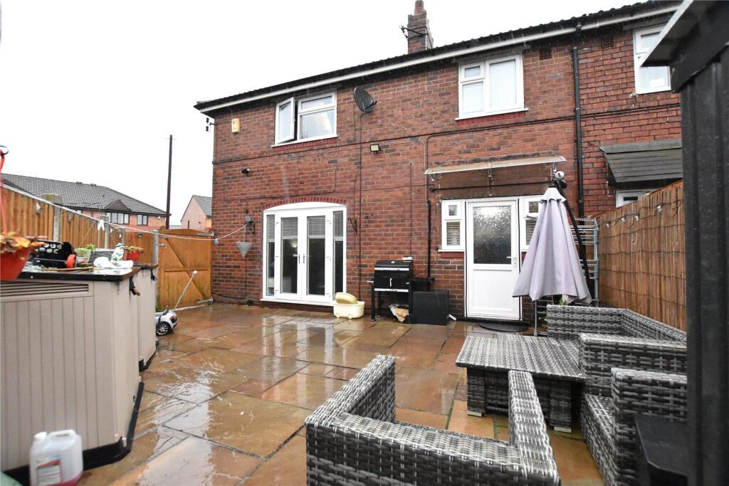 Main image of property: Poole Crescent, Leeds, West Yorkshire