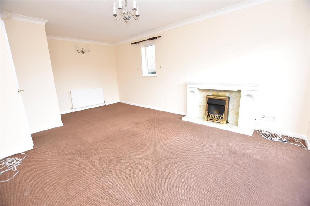 2 bedroom bungalow for sale in Cherrywood Close, Leeds, West Yorkshire, LS14