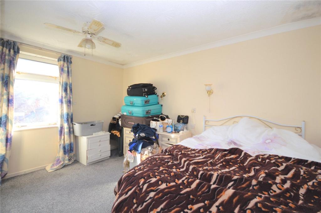 2 bedroom apartment for sale in Flaxton Gardens, Leeds, West Yorkshire