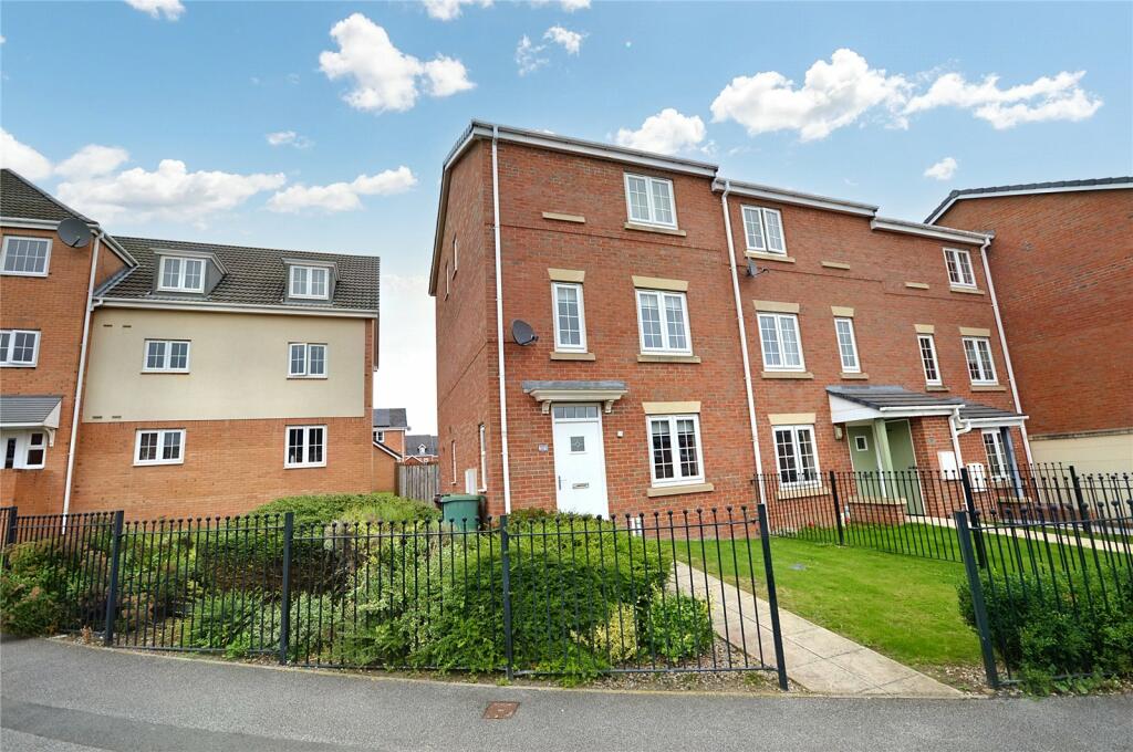4 bedroom terraced house for sale in New Forest Way, Leeds, LS10