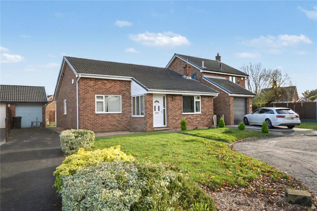 Main image of property: Lea Park Gardens, Leeds, West Yorkshire