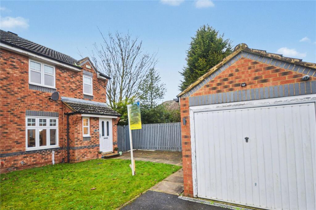 Main image of property: Middleham Moor, Leeds, West Yorkshire