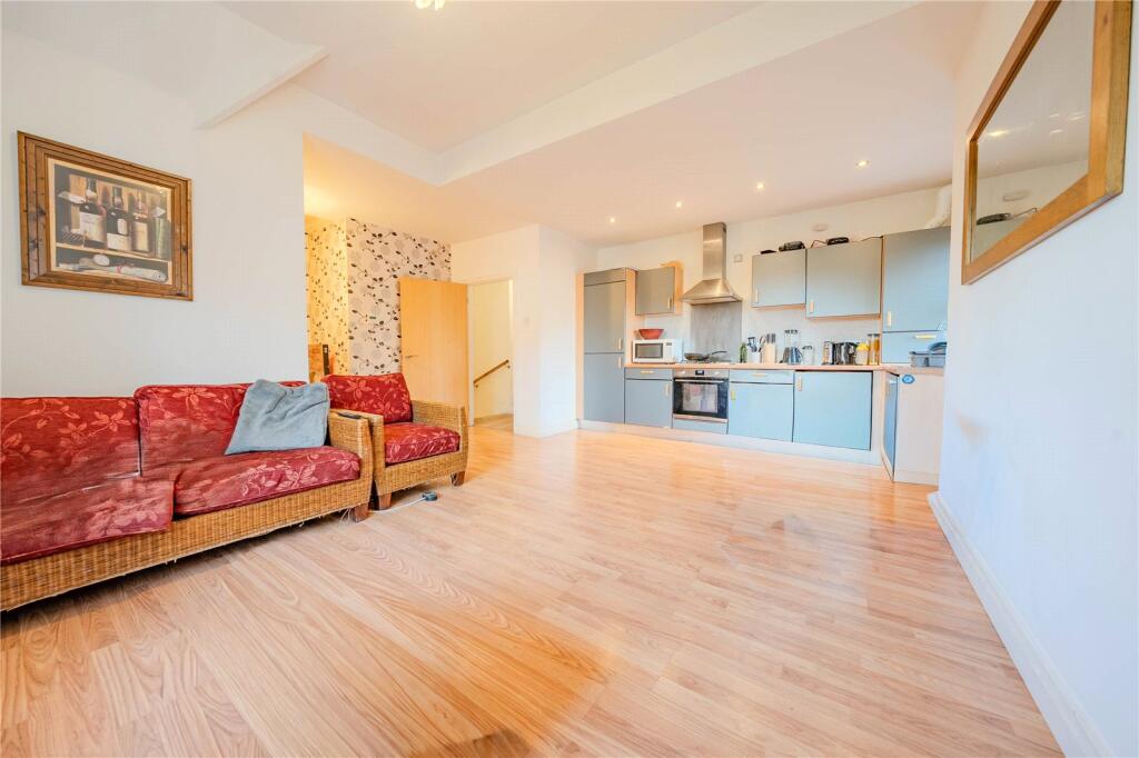 Main image of property: Apartment 2, The Lodge, Harrowby Road, Leeds, West Yorkshire