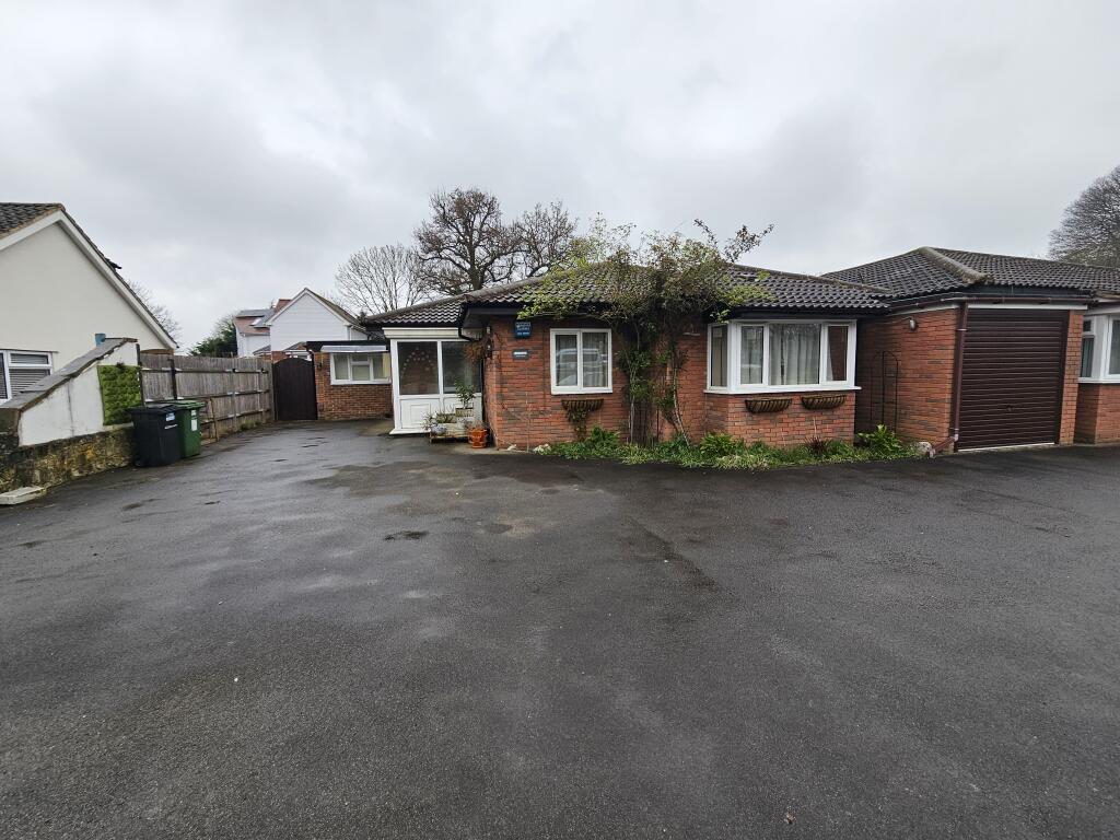 3 bedroom bungalow for rent in Sutton Road, Maidstone, ME15