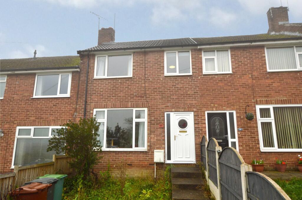 3 bedroom terraced house for sale in Lumby Lane, Pudsey, West Yorkshire