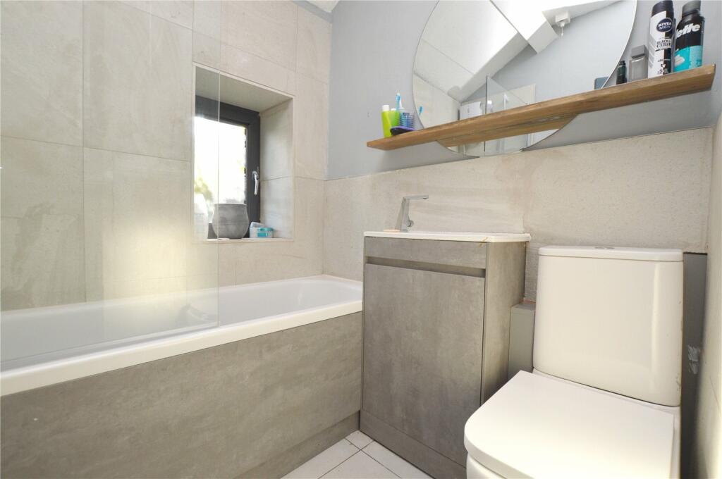 Additional property image - Holme Lane, Bradford, West Yorkshire
