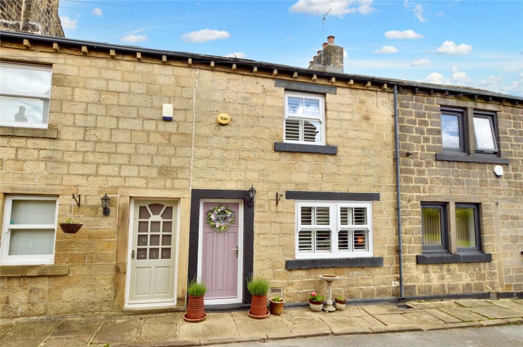 2 bedroom terraced house for sale in Thornhill Street, Calverley
