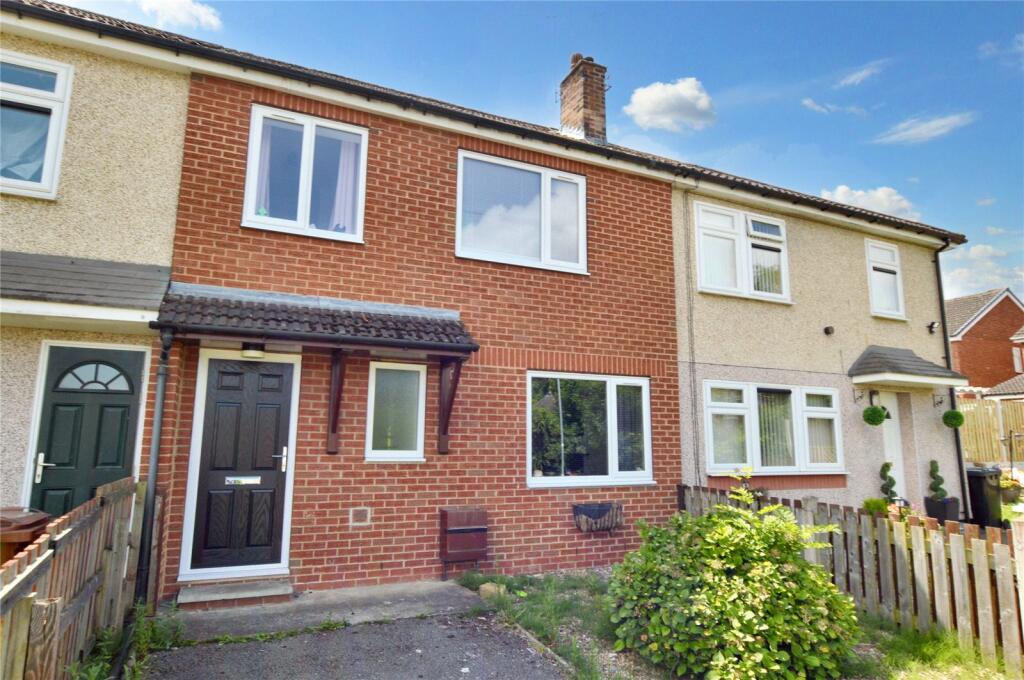 3 bedroom terraced house for sale in Langley Garth, Leeds, West