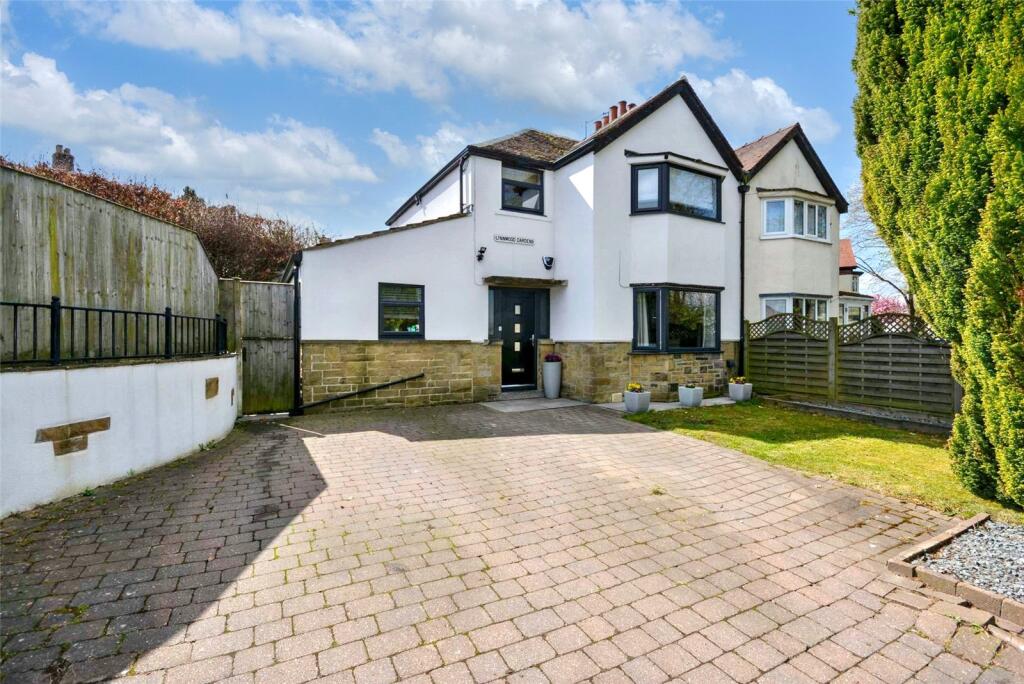 Main image of property: Lynnwood Gardens, Pudsey, West Yorkshire