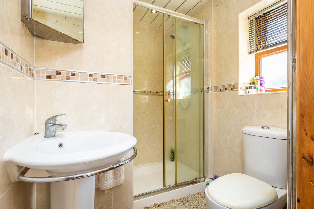 4 bedroom detached house for sale in Green Tree Stables, Stainforth