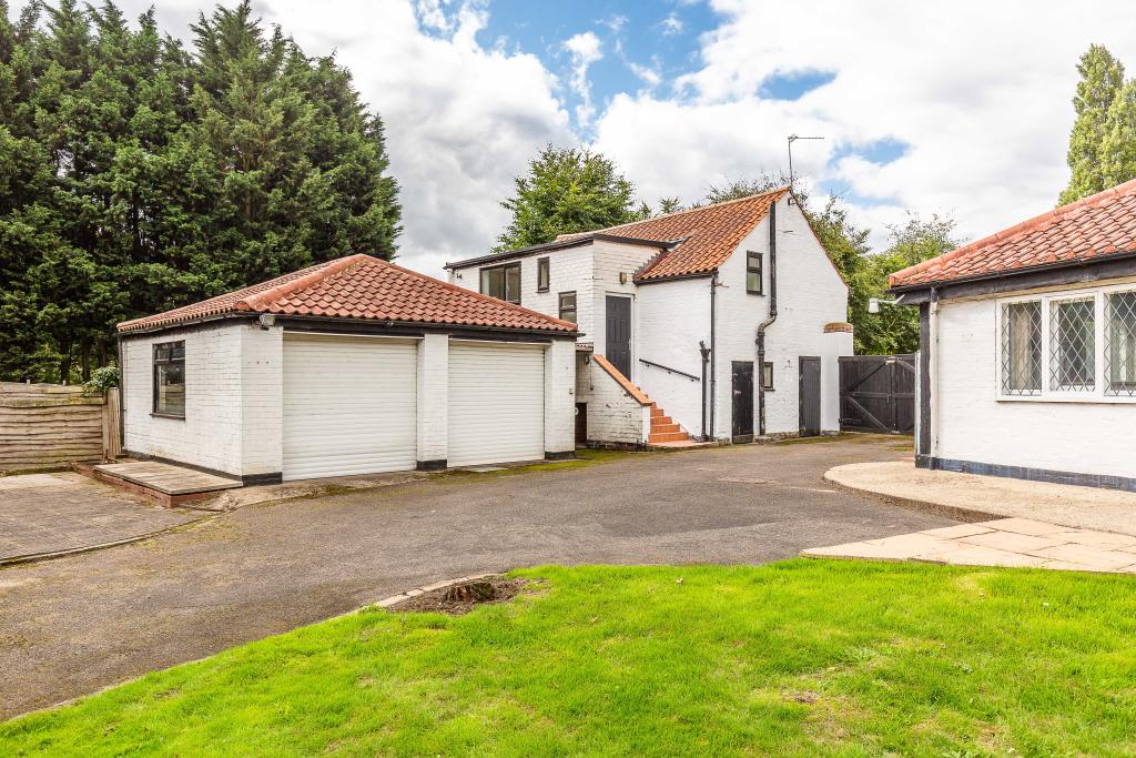 4 bedroom detached house for sale in The Manor House, High Street, Austerfield, Doncaster, South