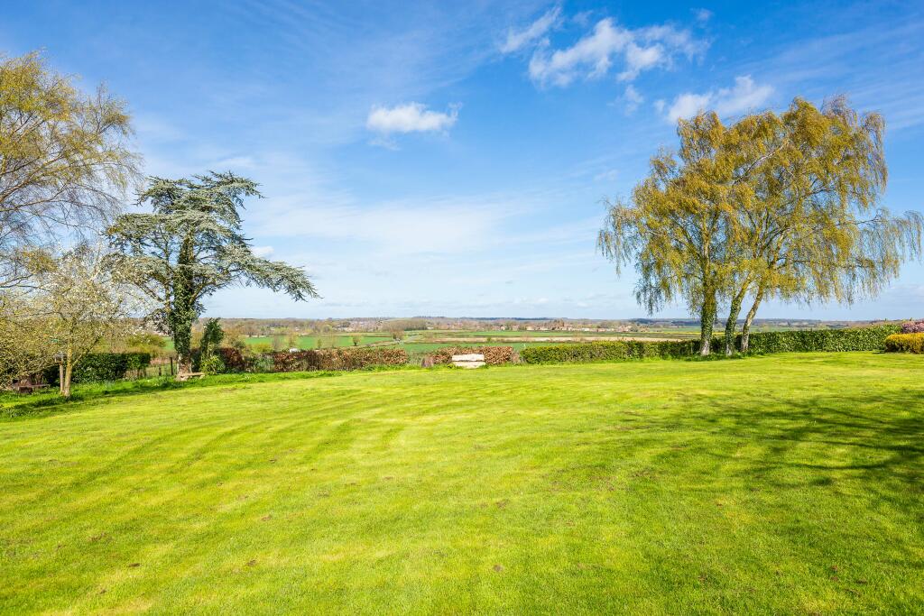 3 bedroom detached bungalow for sale in Forest Bungalow, Hundred Acre