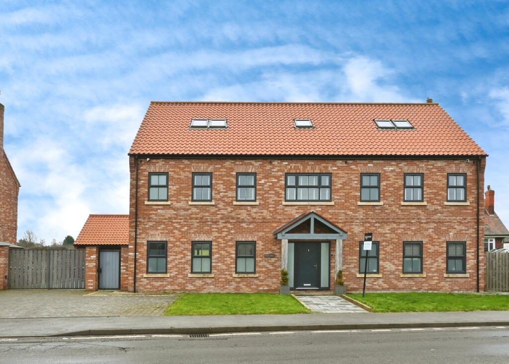 Main image of property: Greenway House, Great North Road, Ranskill, Retford, Nottinghamshire, DN22 8NJ