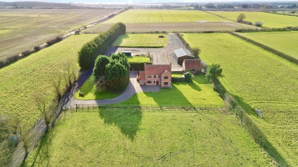 Main image of property: Newstead Farm, Bawtry Road, Everton, Doncaster, DN10 5BT