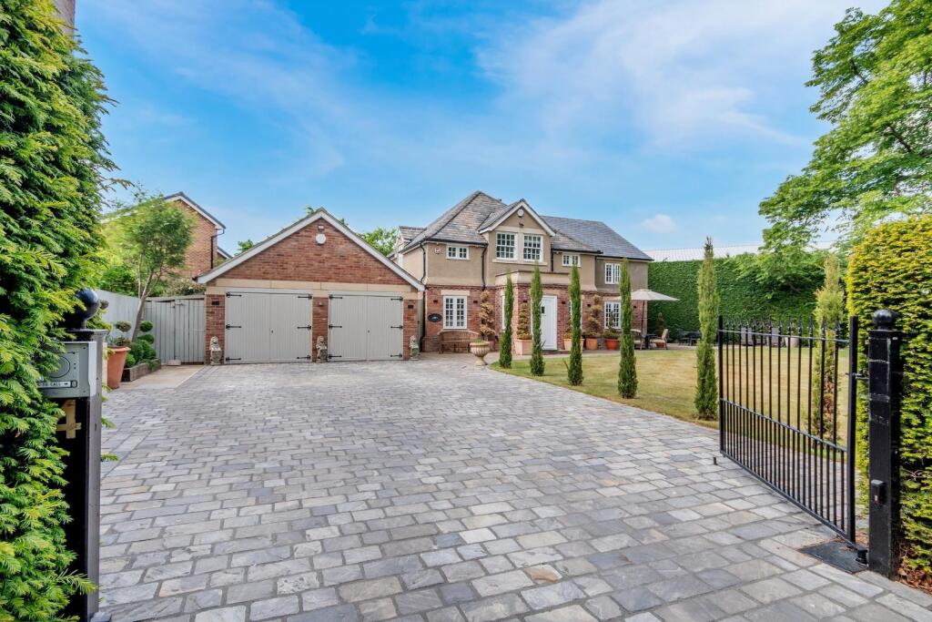 Main image of property: 4 Pemberton Grove, Bawtry, Doncaster, South Yorkshire, DN10 6LR