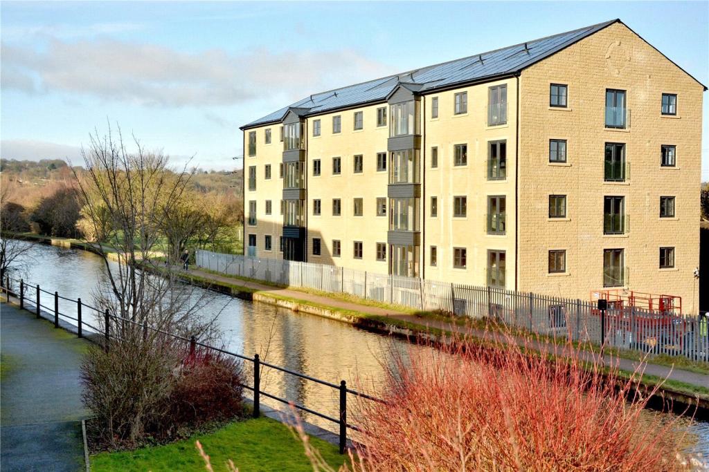 2 bedroom apartment for sale in PLOT 14, Waterside View, Harrogate Road