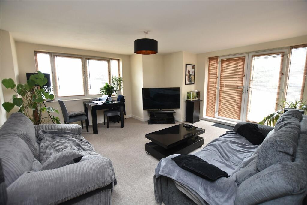 2 bedroom apartment for sale in Flat 6, Woodside Court, Broadgate Lane