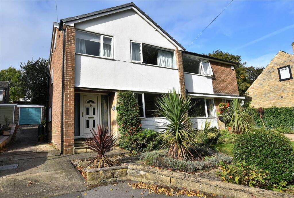 3 bedroom semidetached house for sale in Newlay Grove, Horsforth