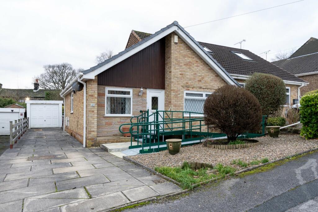 2 bedroom bungalow for sale in Knoll Wood Park, Horsforth, Leeds, West