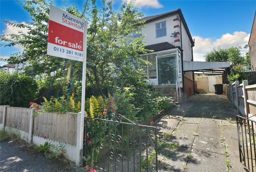 3 bedroom semidetached house for sale in Brownberrie Walk, Horsforth