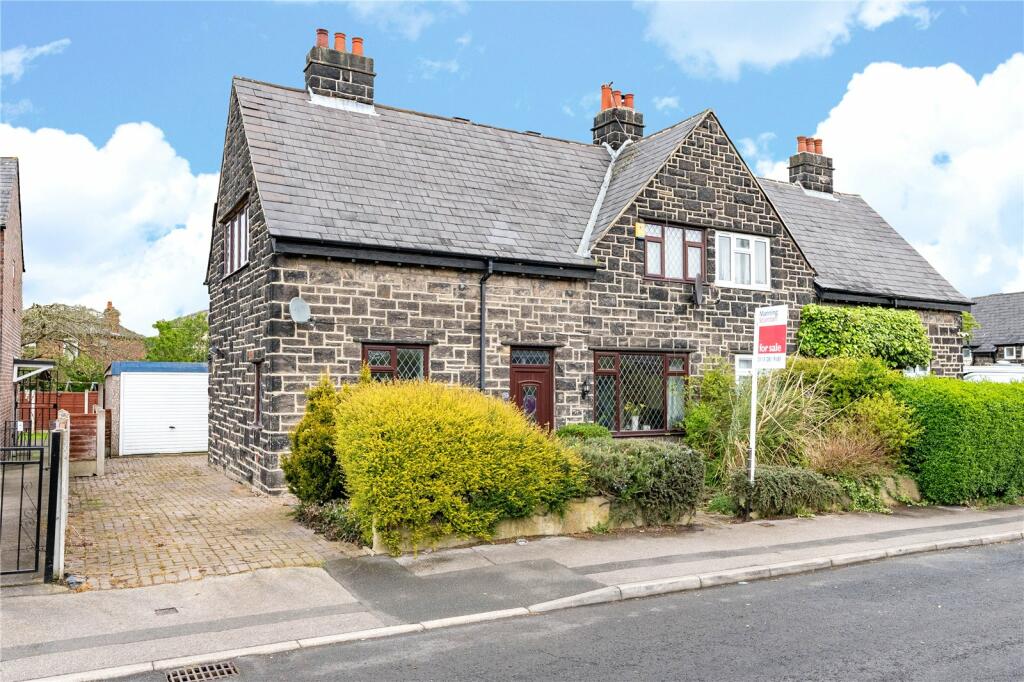 3 bedroom semidetached house for sale in Vesper Road, Kirkstall, Leeds