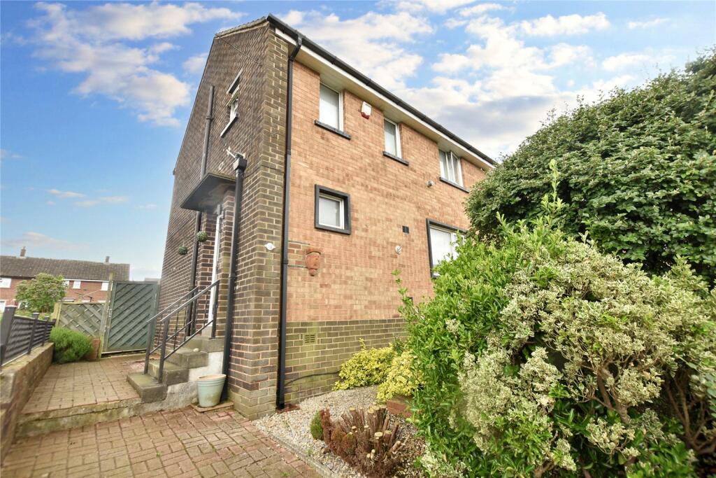 3 bedroom semidetached house for sale in Springfield Mount, Horsforth, Leeds, West Yorkshire, LS18