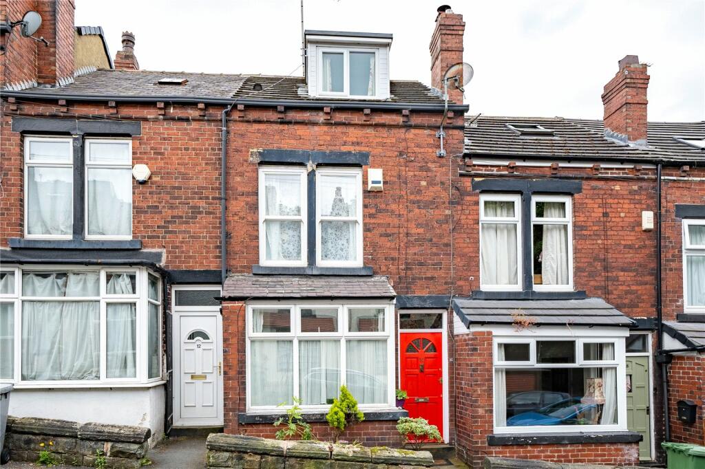 4 bedroom terraced house for sale in Hawksworth Grove, Kirkstall, Leeds