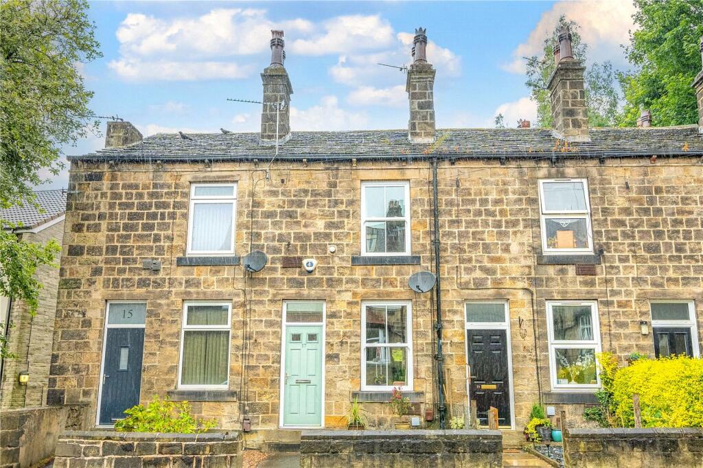 2 bedroom terraced house for sale in Fink Hill, Horsforth, Leeds, LS18