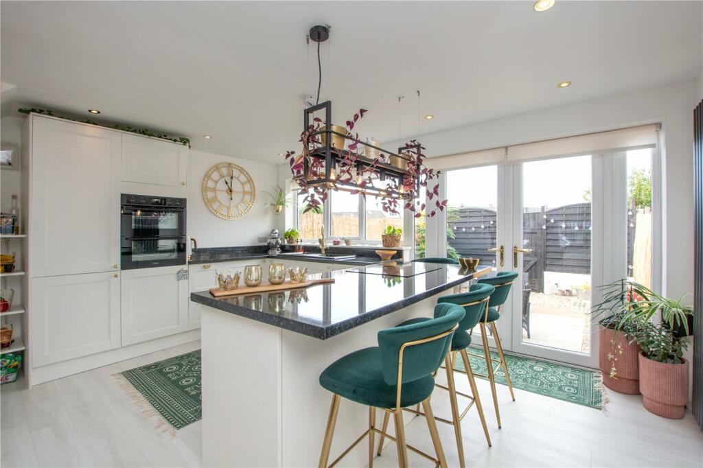 2 bedroom terraced house for sale in Rose Terrace, Horsforth, Leeds, LS18