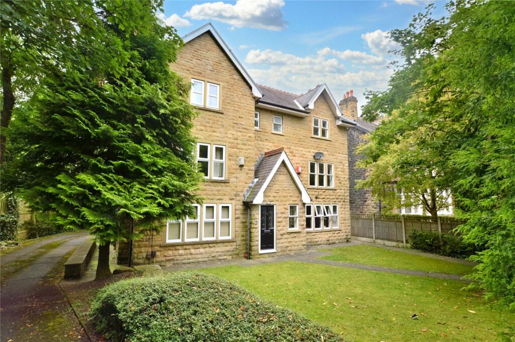 3 bedroom apartment for sale in Springwood Road, Oakwood, Leeds, LS8