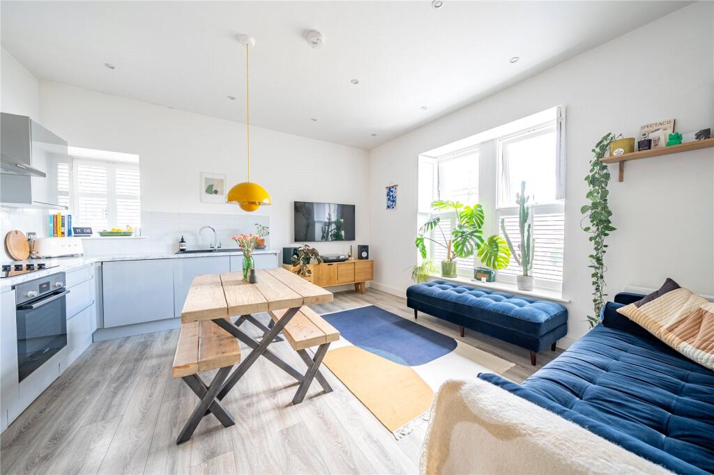 Main image of property: Flat 4, Chapeltown Road, Leeds, West Yorkshire