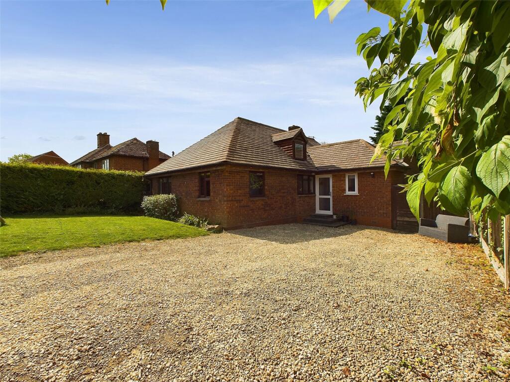 3 bedroom bungalow for sale in Broomhall Green, Broomhall, Worcester
